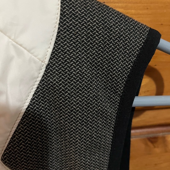 Prana vest size S - Picture 5 of 6